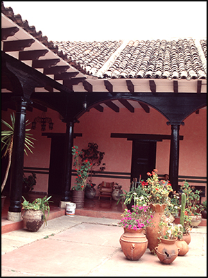 <strong>Patio coloniale a San Cristóbal de Las Casas</strong><br /> <br /><em>♫ Lionel Hampton - Walkman Jazz - Flying Home.mp3</em>