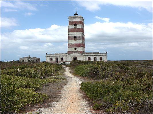 <strong>Vecchio faro funzionante sull'Isola di Goa</strong><br /> <br /><em>♫ Lionel Hampton - Walkman Jazz - Flying Home.mp3</em>
