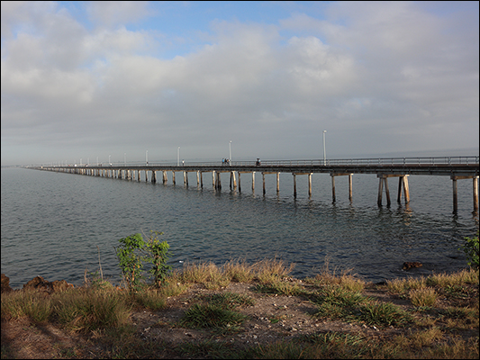 <strong>Il Mozambique Island Bridge</strong><br /> <br /><em>♫ Lionel Hampton - Walkman Jazz - Flying Home.mp3</em>