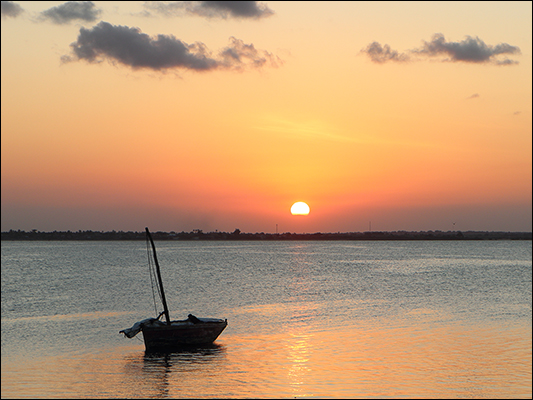 <strong>Tramonto all'Ilha de Moçambique</strong><br /> <br /><em>♫ Lionel Hampton - Walkman Jazz - Flying Home.mp3</em>