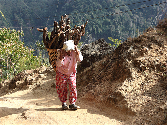 <strong>Con la gerla in testa...</strong><br /> <br /><em>♫ Lionel Hampton - Walkman Jazz - Je Ne Sais Pas.mp3</em>