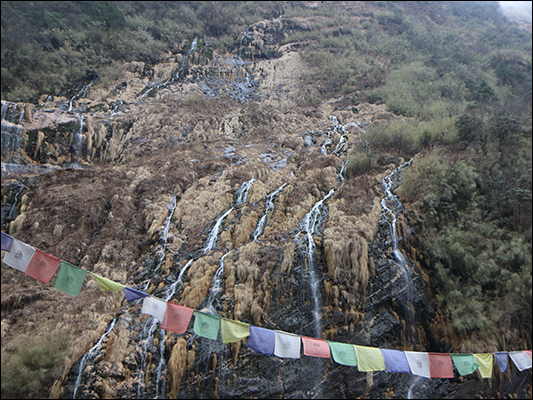 <strong>Pojenhyam Baraha Than Temple</strong><br /> <br /><em>♫ Lionel Hampton - Walkman Jazz - Je Ne Sais Pas.mp3</em>