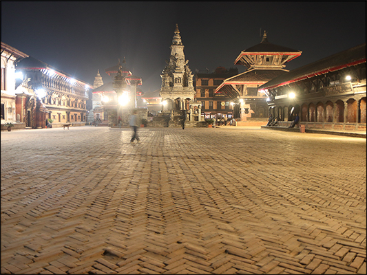 <strong>Durbar Square di Bhaktapur</strong><br /> <br /><em>♫ Lionel Hampton - Walkman Jazz - Flying Home.mp3</em>