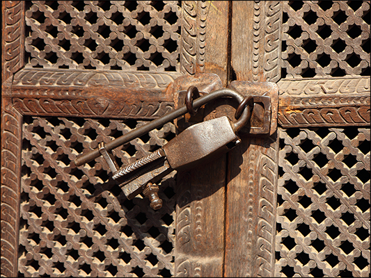 <strong>Ingegnoso lucchettino a Patan</strong><br /> <br /><em>♫ Lionel Hampton - Walkman Jazz - Flying Home.mp3</em>