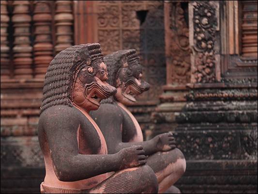 <strong>Banteay Srei, Tempio delle donne </strong><br /> <br /><em>♫ Chick Corea & Gary Burton - Children's Song.mp3</em>