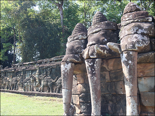 <strong>Terrace of Elephants </strong><br /> <br /><em>♫ Chick Corea & Gary Burton - Children's Song.mp3</em>