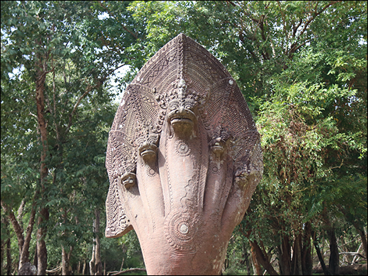 <strong>Testa di Nāga nel Beng Mealea Temple </strong><br /> <br /><em>♫ Chick Corea & Gary Burton - Children's Song.mp3</em>