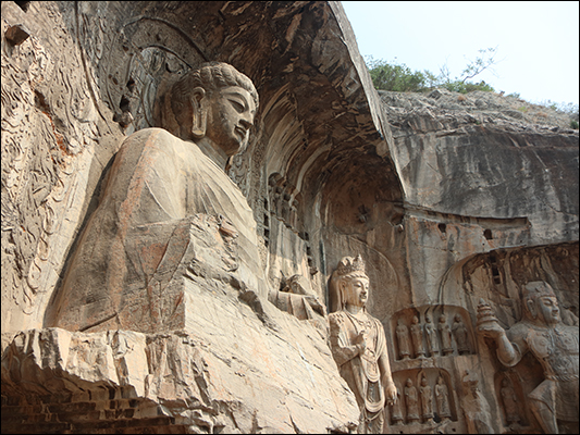 <strong>Gigantesco Buddha di Vairocana</strong><br /> <br /><em>♫ Petra Magoni - Musica Nuda 2 - Overtherainbow.mp3</em>