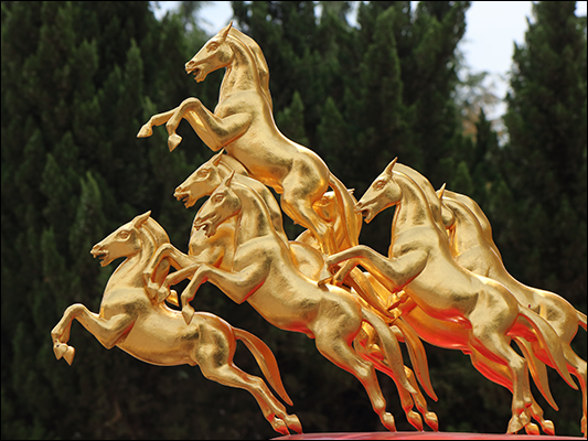 <strong>Burmese style Pagoda</strong><br /> <br /><em>♫ Petra Magoni - Musica Nuda 2 - Overtherainbow.mp3</em>