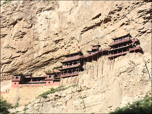 <strong>Xuankong, Tempio Sospeso</strong><br /> <br /><em>♫ Petra Magoni - Musica Nuda 2 - Overtherainbow.mp3</em>