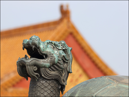 <strong>Tartaruga con testa di drago, stabilità imperiale</strong><br /> <br /><em>♫ Petra Magoni - Musica Nuda 2 - Cometogether.mp3</em>