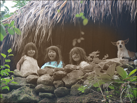 <strong>Bambini del gruppo etnico Tayrona</strong><br /> <br /><em>♫ Chick Corea & Gary Burton - Crystal Silence - What Game Shall We Play Today.mp3 </em>