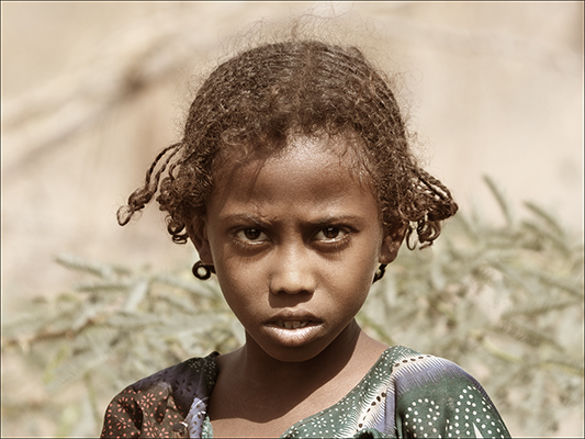 <strong>Dubbiosa...</strong><br /> <br /><em>♫ Di Meola, McLaughlin e de Lucía - Passion, Grace and Fire.mp3</em>