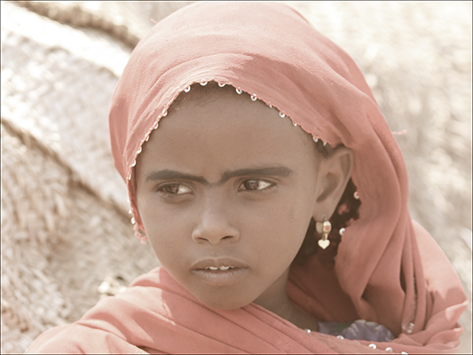 <strong>Sopracciglia... da adulta Afar</strong><br /> <br /><em>♫ Di Meola, McLaughlin e de Lucía - Passion, Grace and Fire.mp3</em>