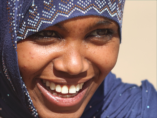 <strong>Sorridente ragazza ad Harar Jugol</strong><br /> <br /><em>♫ Di Meola, McLaughlin e de Lucía - Passion, Grace and Fire.mp3</em>