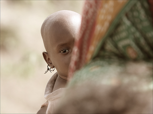 <strong>Bambina Afar</strong><br /> <br /><em>♫ Di Meola, McLaughlin e de Lucía - Passion, Grace and Fire.mp3</em>