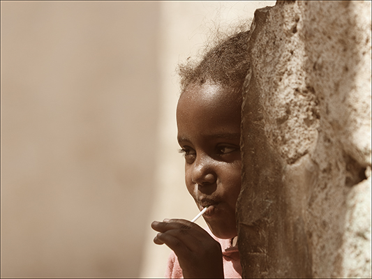 <strong>L'immancabile lecca lecca</strong><br /> <br /><em>♫ Di Meola, McLaughlin e de Lucía - Passion, Grace and Fire.mp3</em>