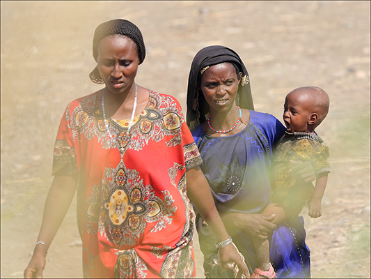 <strong>Etnia Afar</strong><br /> <br /><em>♫ Di Meola, McLaughlin e de Lucía - Passion, Grace and Fire.mp3</em>