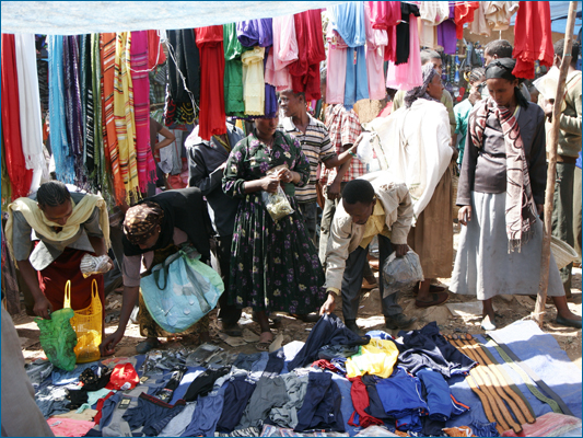 <strong>Indumenteria</strong><br /> <br /><em>♫ Petra Magoni - Musica Nuda 2 - Levieennoir.mp3</em>