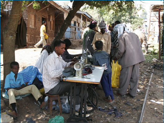 <strong>Angolo sartoria</strong><br /> <br /><em>♫ Petra Magoni - Musica Nuda 2 - Levieennoir.mp3</em>