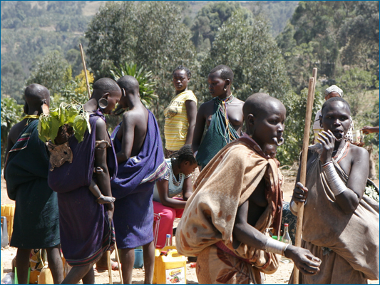 <strong>Surma al mercato</strong><br /> <br /><em>♫ Petra Magoni - Musica Nuda 2 - Levieennoir.mp3</em>