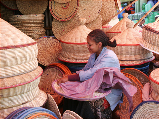 <strong>Mercato di Addis Abeba</strong><br /> <br /><em>♫ Petra Magoni - Musica Nuda 2 - Levieennoir.mp3</em>