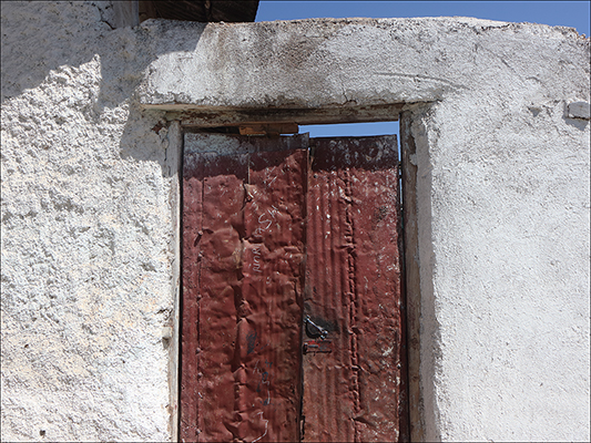 <strong>Portoncino... artigianale</strong><br /> <br /><em>♫ Di Meola, McLaughlin e de Lucía - Passion, Grace and Fire - Sichia.mp3</em>