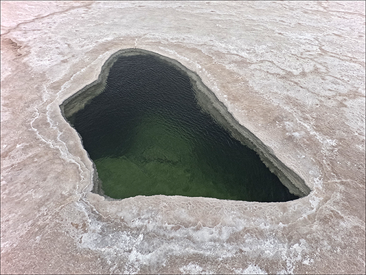 <strong>Un buco nella Piana del Sale</strong><br /> <br /><em>♫ Di Meola, McLaughlin e de Lucía - Passion, Grace and Fire - Sichia.mp3</em>