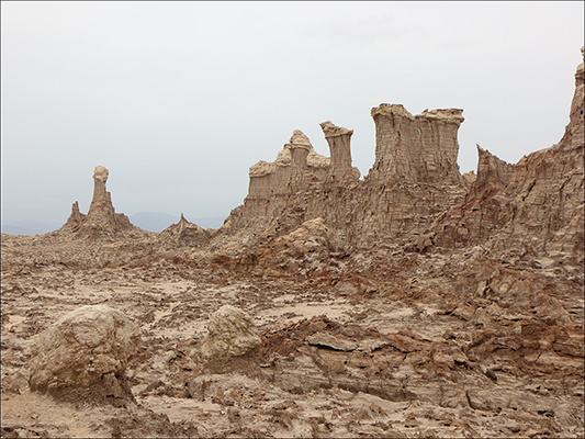 <strong>Strani pinnacoli...</strong><br /> <br /><em>♫ Di Meola, McLaughlin e de Lucía - Passion, Grace and Fire - Sichia.mp3</em>