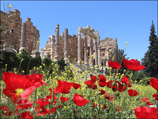 <strong>Ingresso al Tempio di Giove a Baalbek</strong><br /><br /><em>♫ Chick Corea & Gary Burton - Crystal Silence - Senor Mouse.mp3</em>