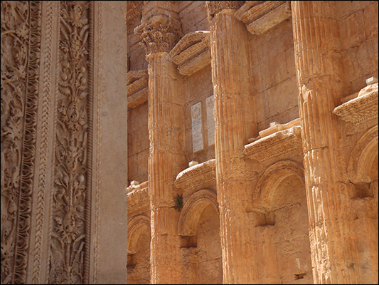 <strong>Interno del Tempio di Bacco a Baalbek</strong><br /><br /><em>♫ Chick Corea & Gary Burton - Crystal Silence - Senor Mouse.mp3</em>
