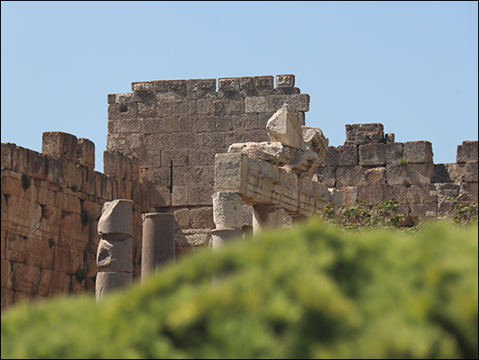 <strong>Sito archeologoco di Baalbek</strong><br /><br /><em>♫ Chick Corea & Gary Burton - Crystal Silence - Senor Mouse.mp3</em>