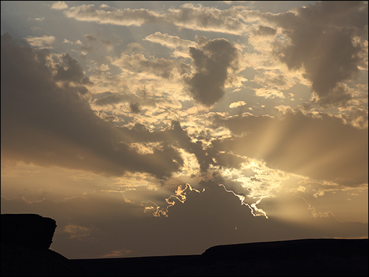 <strong>Tramonto a Terjit</strong><br /> <br /><em>♫ Levieennoir.mp3</em>