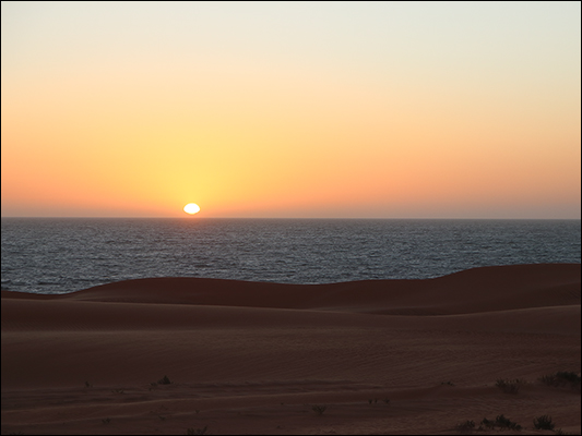 <strong>Tramonto a Tiwilit</strong><br /> <br /><em>♫ Levieennoir.mp3</em>