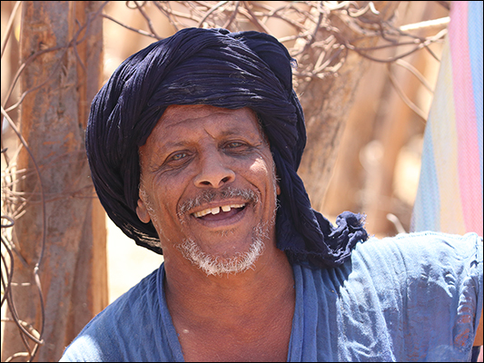 <strong>Tosatore al mercato dei cammelli a Nouakchott</strong><br /> <br /><em>♫ Overtherainbow.mp3</em>